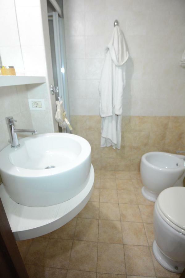 B&B Domus Gaia Lecce Exterior foto