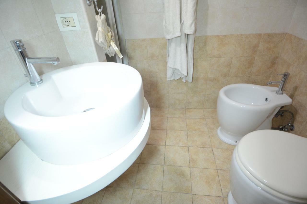 B&B Domus Gaia Lecce Exterior foto